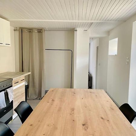 Agreable Maison De Village Avec Balcon Roiffieux Ngoại thất bức ảnh